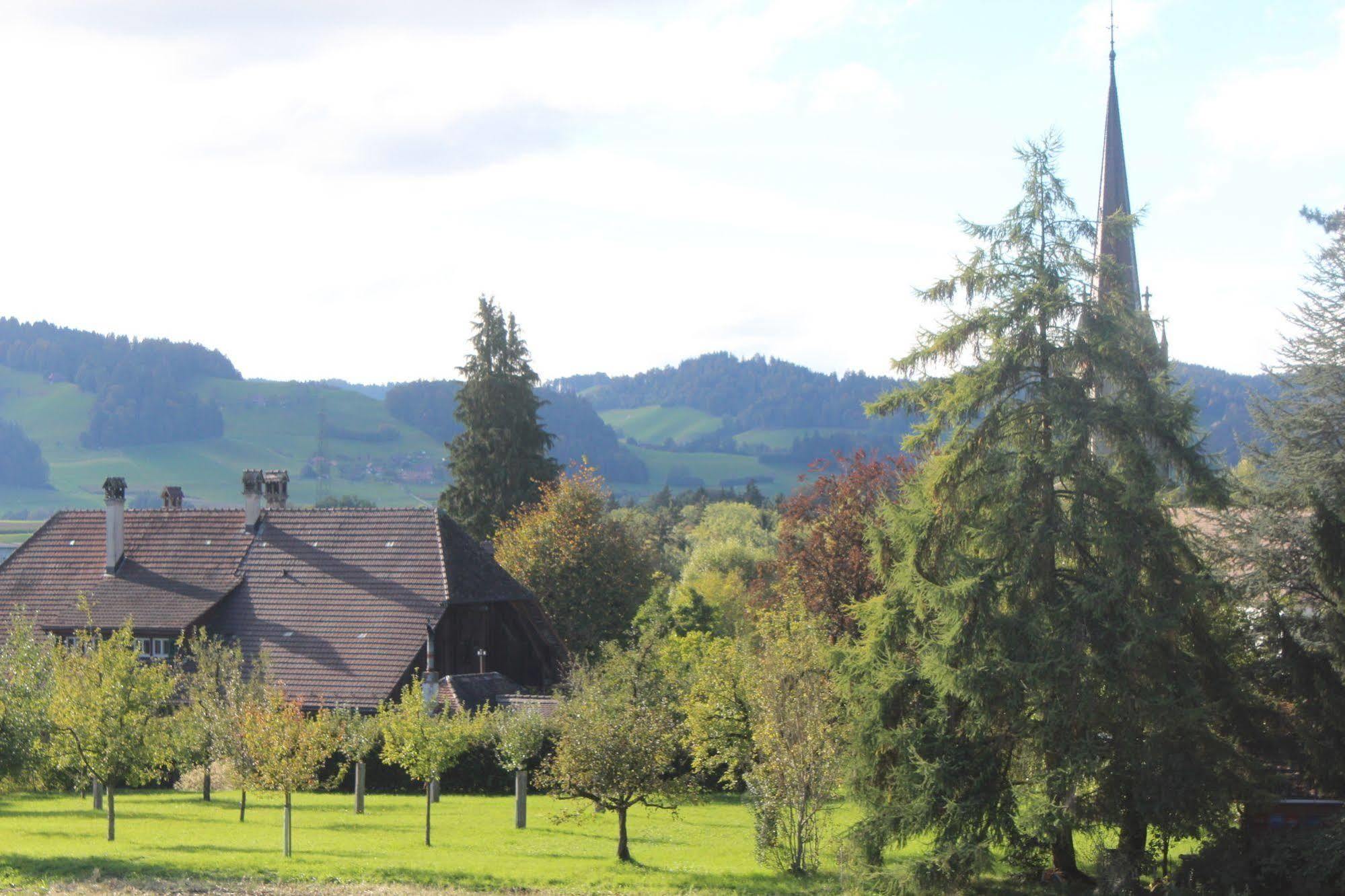 Gemeinschaftshaus Im Oberdorf Lutzelfluh Exterior photo